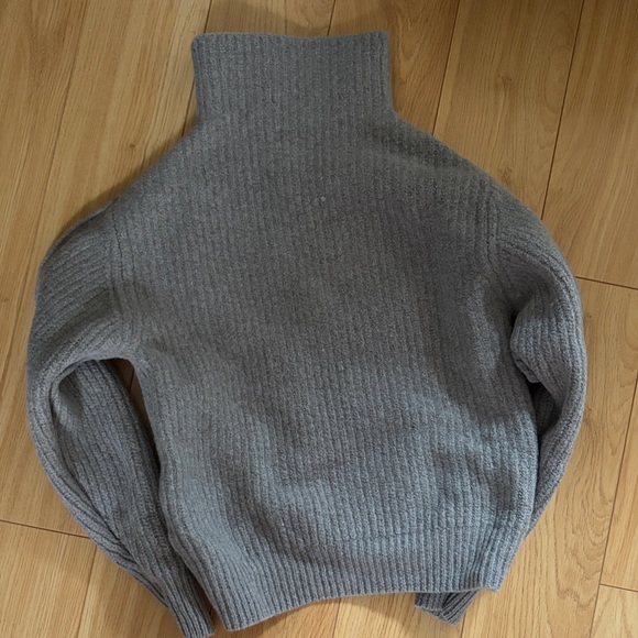 Wilfred Turtleneck Sweater - Picture 2 of 3